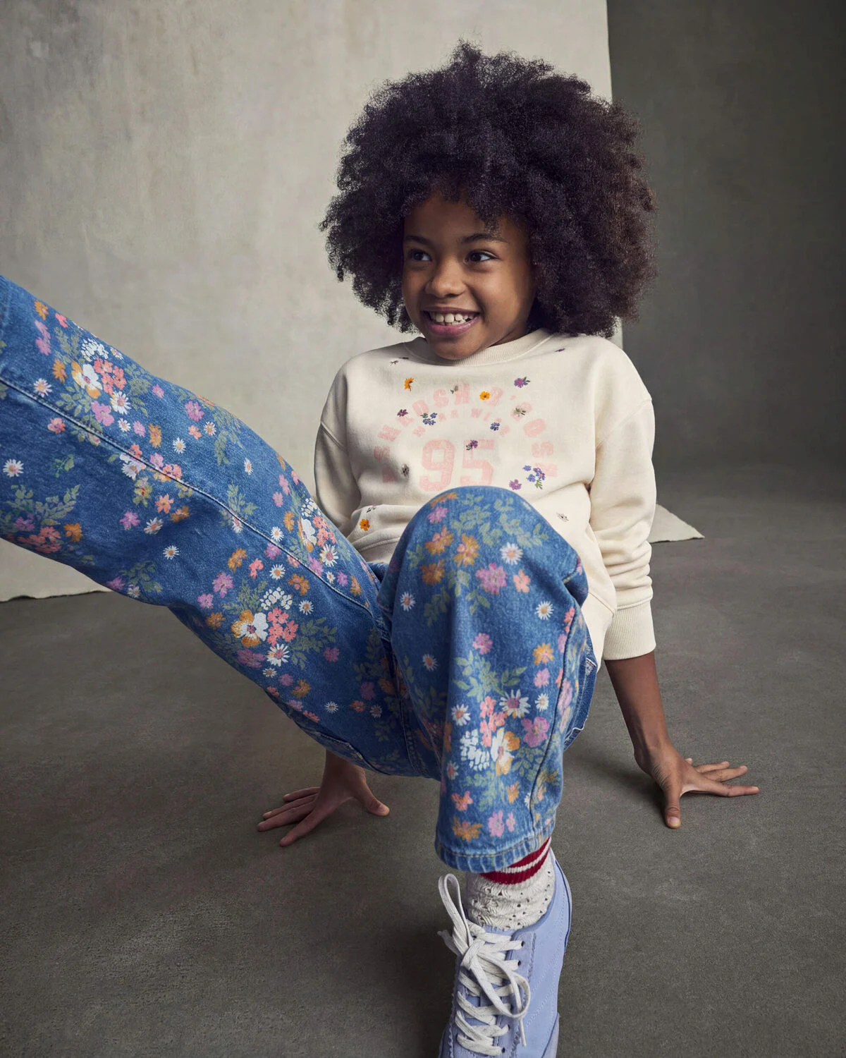 Girls Floral Denim Wide-Leg Jeans - Medium Wash - Image 4