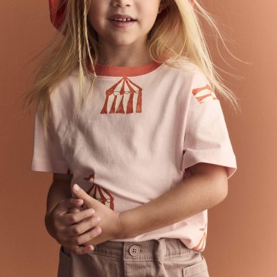 Toddler Girl Relaxed Graphic Tee in Big Top Print - Light Pink