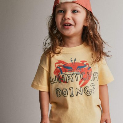 Toddler 'Whatcha Doing?' Relaxed Graphic Tee in Crab Print - Yellow