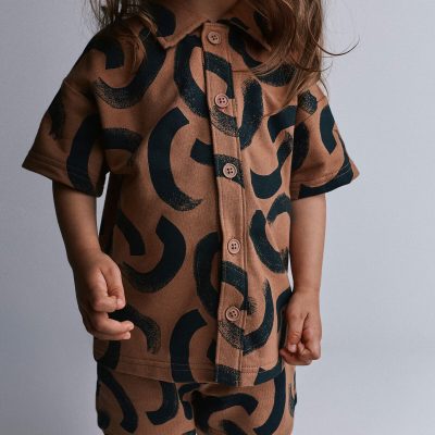 Toddler Boy Button-Down Short-Sleeve Shirt in Abstract Print - Brown
