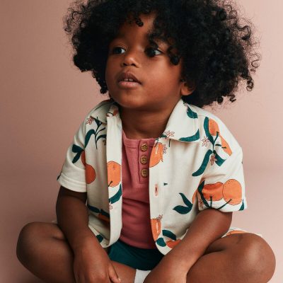 Toddler Boy Button-Down Short-Sleeve Shirt in Clementine Grove Print - Cream