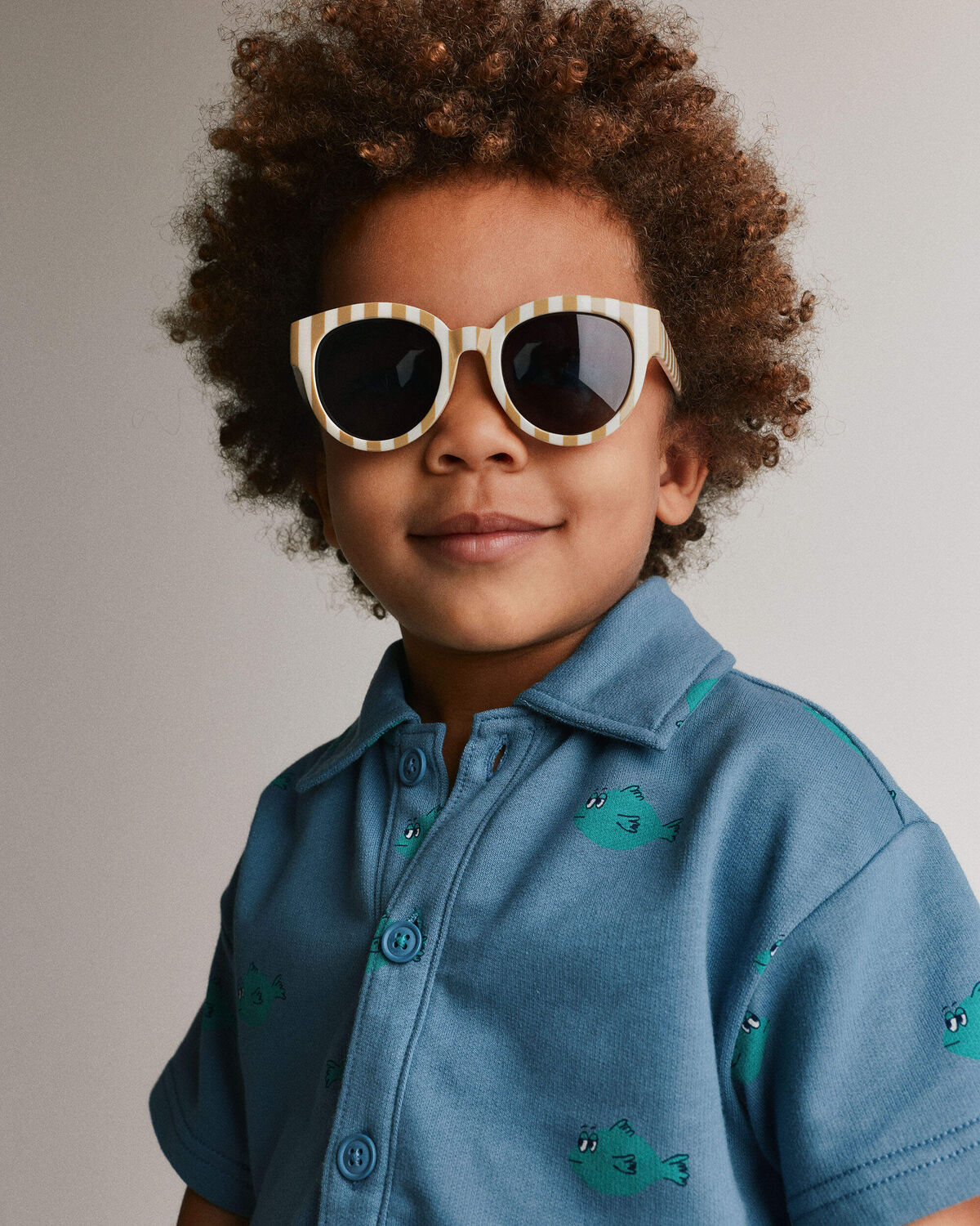 Toddler Boy Button-Down Short-Sleeve Shirt in Fish Print - Slate Blue - Image 5