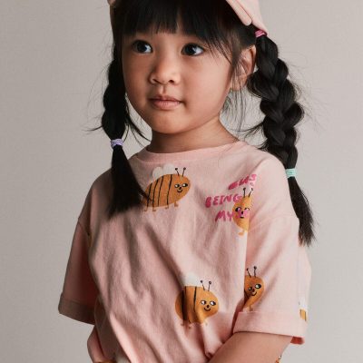 Toddler Girl Rolled Cuff Tee in Bee Print - Light Pink