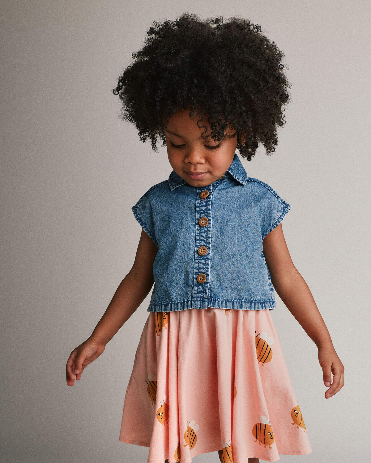 Toddler Girl Sleeveless Button-Down Top in Chambray - Image 3