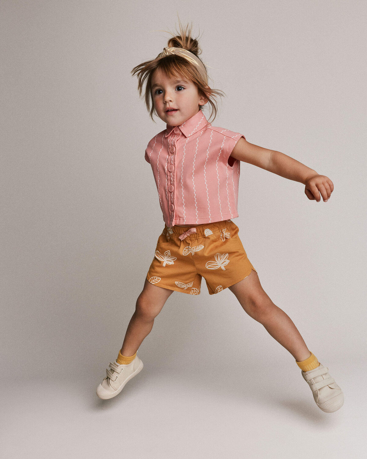 Toddler Girl Dolphin Hem Short in Plant Print - Golden Yellow - Image 3