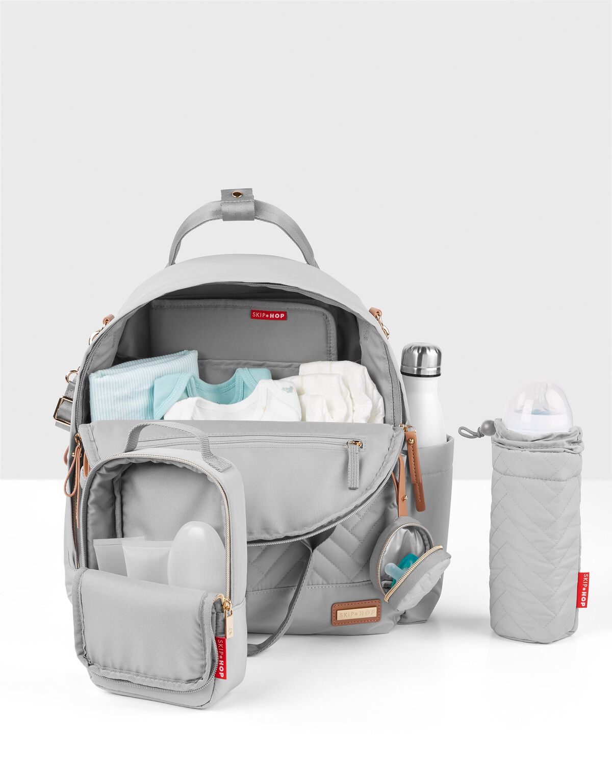 Suite by Skip Hop 6-in-1 Diaper Backpack Set - Image 4